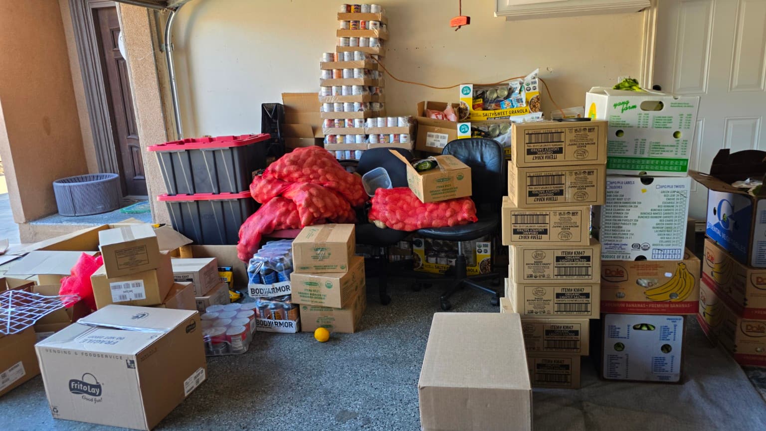 AQUI REPARTIMOS LOS ALIMENTOS